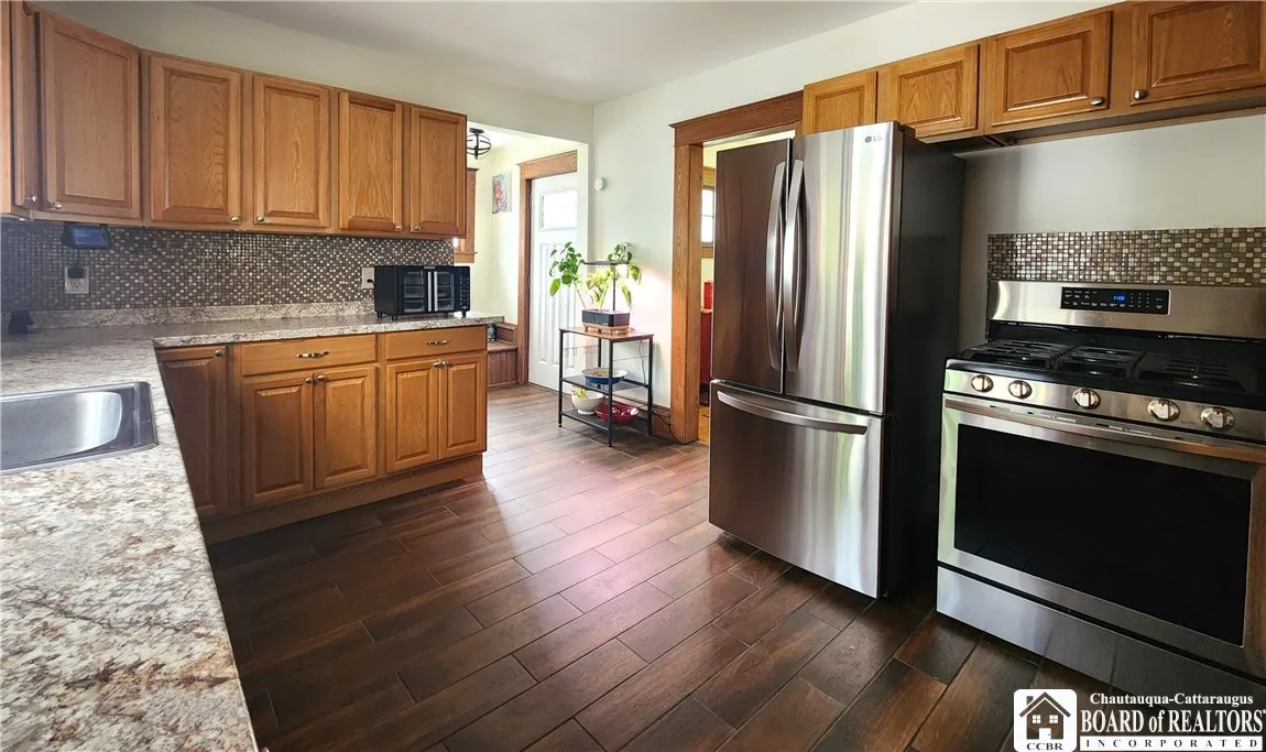 131 Sampson Street, Jamestown, New York 14701, Jamestown, New York 14701, 3 Bedrooms Bedrooms, 8 Rooms Rooms,2 BathroomsBathrooms,Residential,Closed,131 Sampson Street, Jamestown, New York 14701,0,R1620938