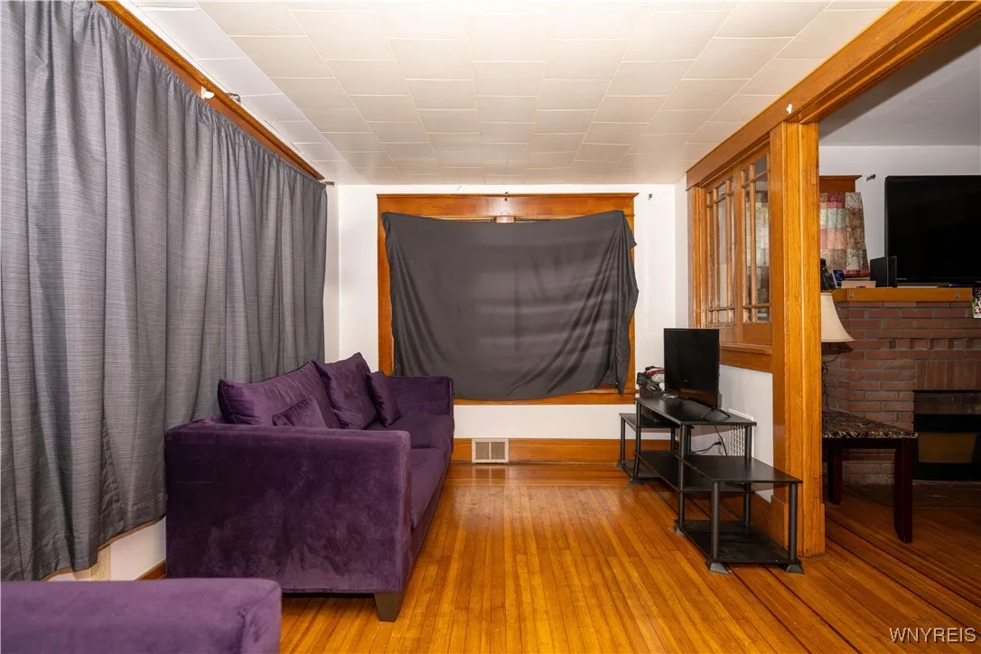 181 Ericson Avenue, Buffalo, New York 14215, Buffalo, New York 14215, 3 Bedrooms Bedrooms, 6 Rooms Rooms,1 BathroomBathrooms,Residential,For Sale,181 Ericson Avenue, Buffalo, New York 14215,B1619199