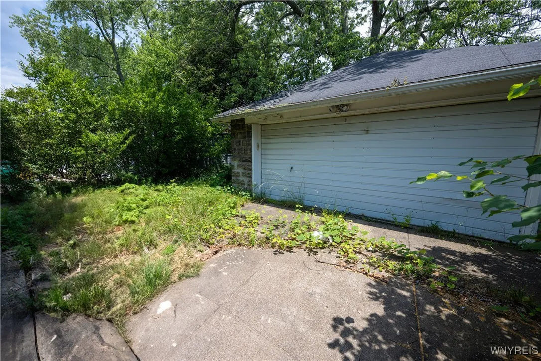 181 Ericson Avenue, Buffalo, New York 14215, Buffalo, New York 14215, 3 Bedrooms Bedrooms, 6 Rooms Rooms,1 BathroomBathrooms,Residential,For Sale,181 Ericson Avenue, Buffalo, New York 14215,B1619199