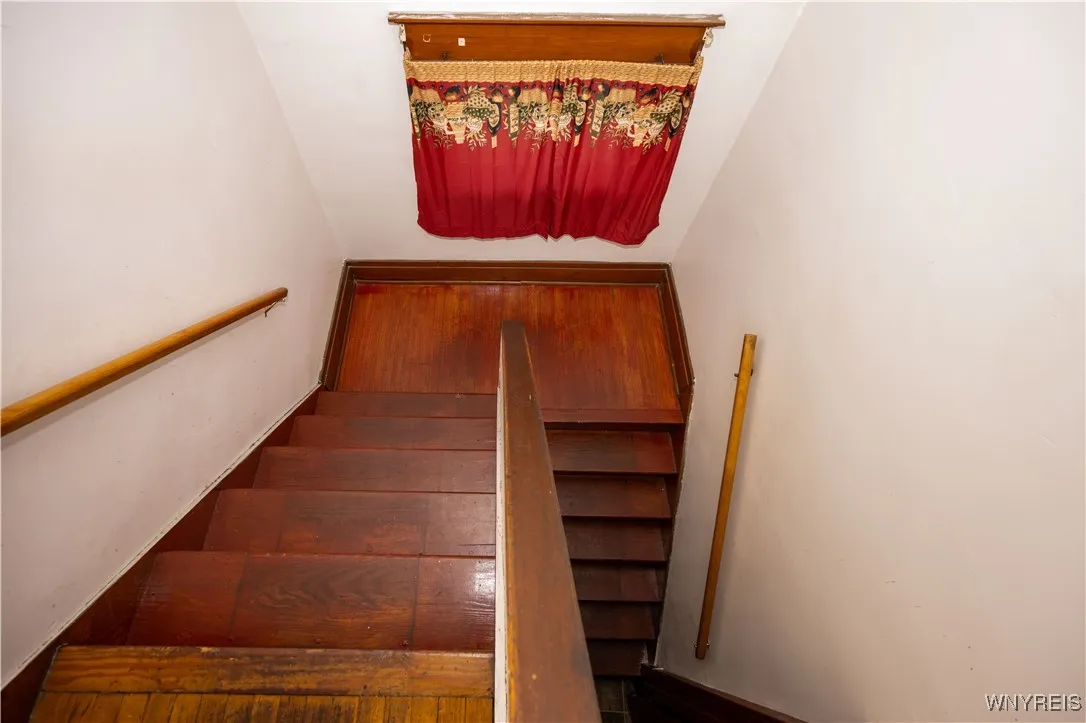 181 Ericson Avenue, Buffalo, New York 14215, Buffalo, New York 14215, 3 Bedrooms Bedrooms, 6 Rooms Rooms,1 BathroomBathrooms,Residential,For Sale,181 Ericson Avenue, Buffalo, New York 14215,B1619199