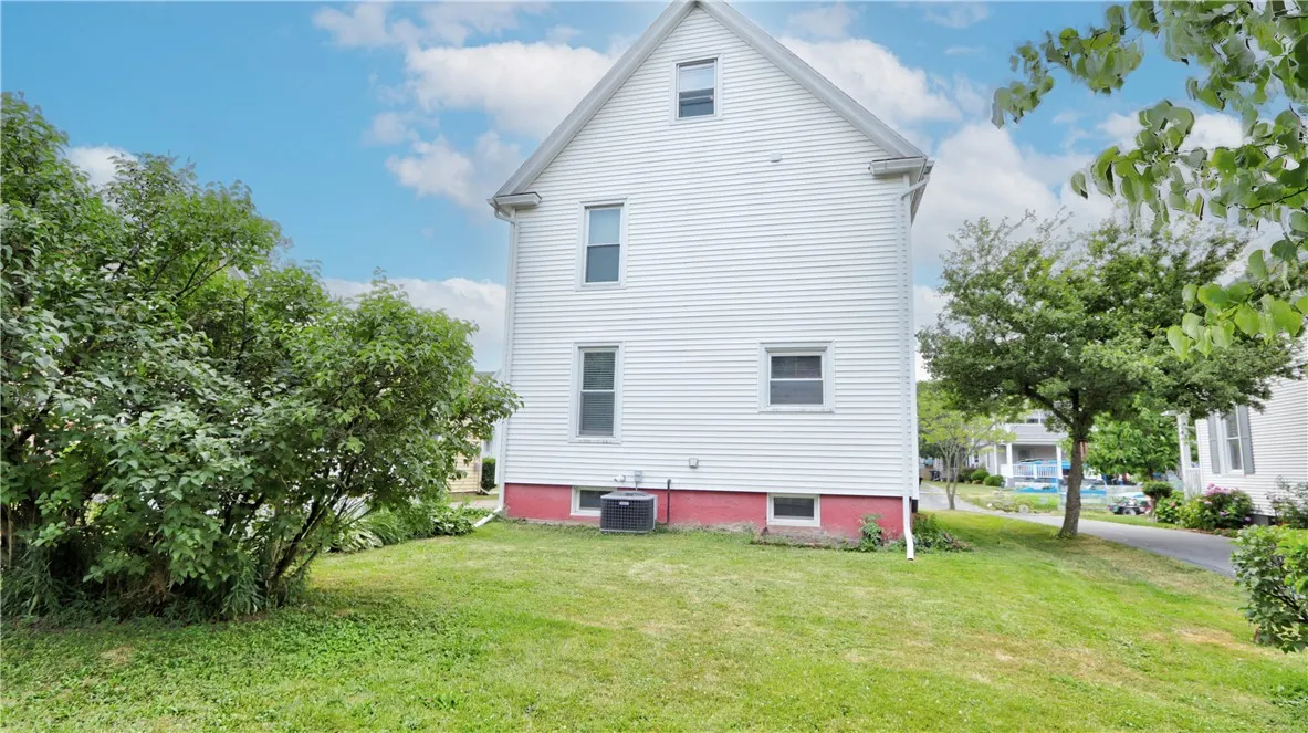 81 Oak Street, Geneva City, New York 14456, Geneva City, New York 14456, 4 Bedrooms Bedrooms, 7 Rooms Rooms,1 BathroomBathrooms,Residential,For Sale,81 Oak Street, Geneva City, New York 14456,0,R1621406