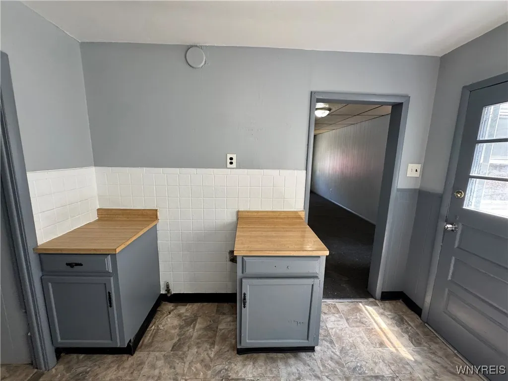 360 Longnecker Street, Buffalo, New York 14206, Buffalo, New York 14206, 3 Bedrooms Bedrooms, ,2 BathroomsBathrooms,Residential,For Sale,360 Longnecker Street, Buffalo, New York 14206,B1619887