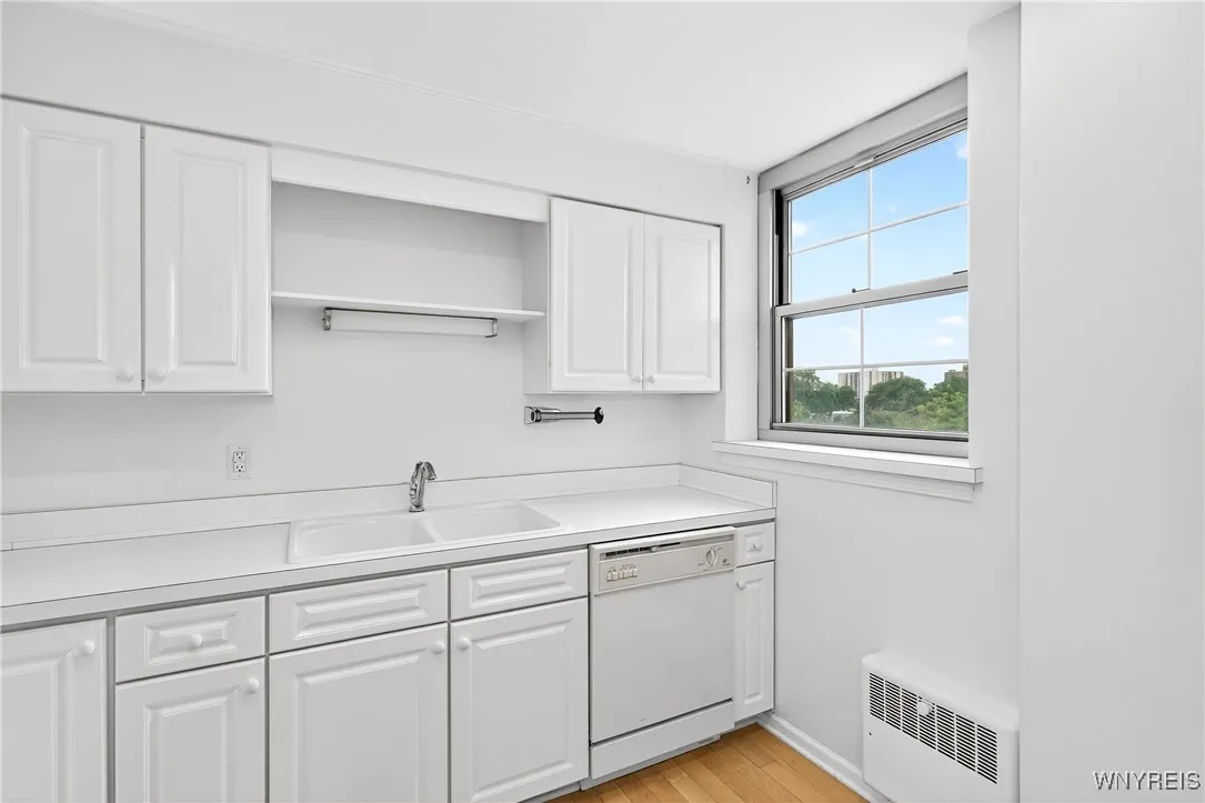 Buffalo, New York 14222, 2 Bedrooms Bedrooms, 8 Rooms Rooms,2 BathroomsBathrooms,Residential,For Sale,B1619548