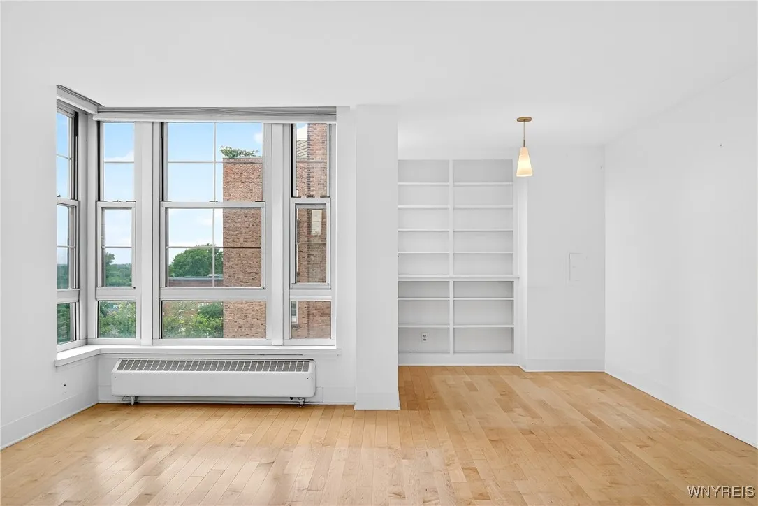 Buffalo, New York 14222, 2 Bedrooms Bedrooms, 8 Rooms Rooms,2 BathroomsBathrooms,Residential,For Sale,B1619548