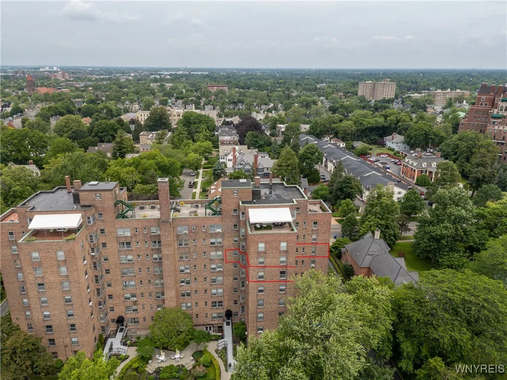Buffalo, New York 14222, 2 Bedrooms Bedrooms, 8 Rooms Rooms,2 BathroomsBathrooms,Residential,For Sale,B1619548