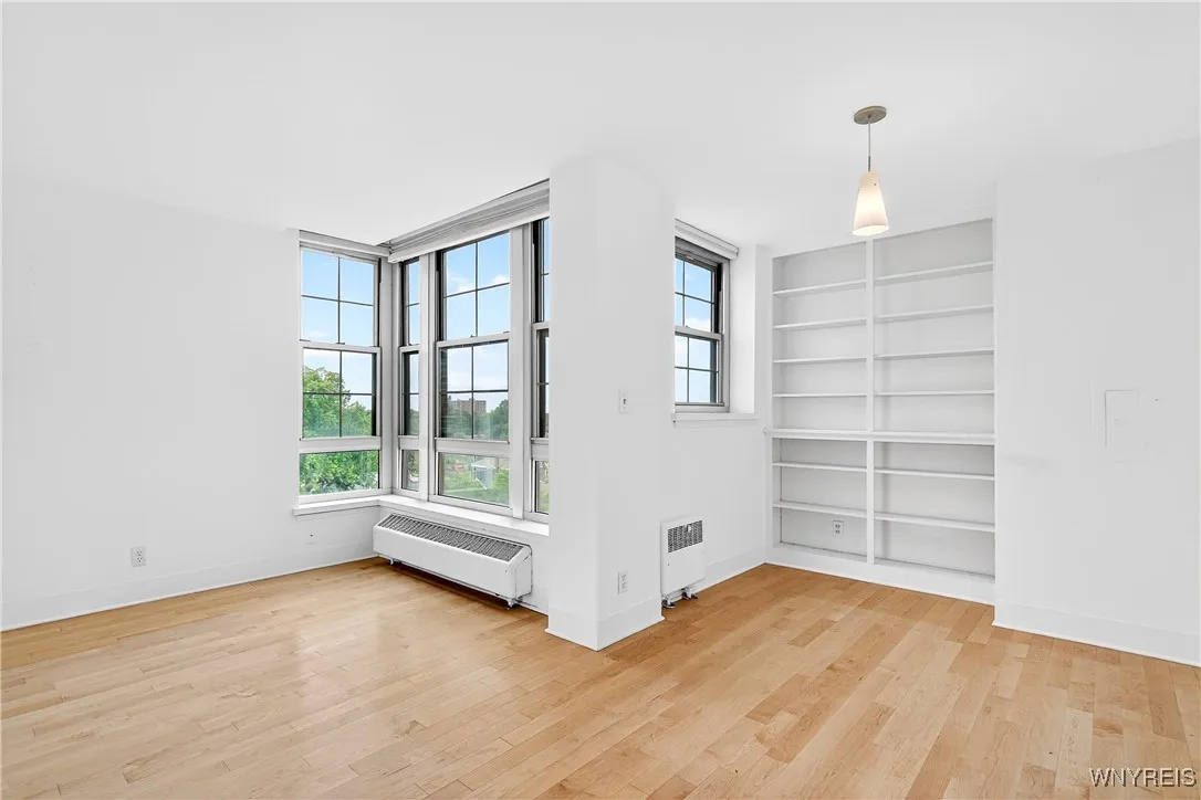 Buffalo, New York 14222, 2 Bedrooms Bedrooms, 8 Rooms Rooms,2 BathroomsBathrooms,Residential,For Sale,B1619548