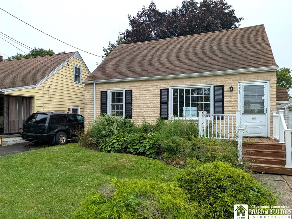2953 Ontario Avenue, Niagara Falls, New York 14305, Niagara Falls, New York 14305, 3 Bedrooms Bedrooms, 5 Rooms Rooms,1 BathroomBathrooms,Residential,For Sale,2953 Ontario Avenue, Niagara Falls, New York 14305,0,R1621990