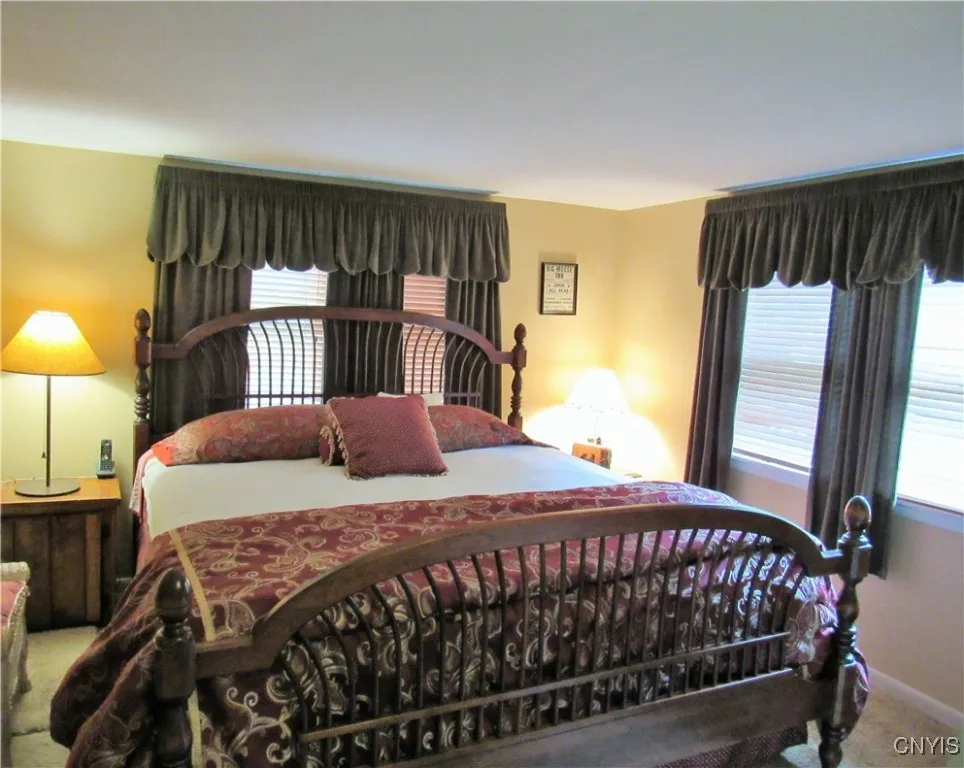 Primary bedroom has walk in closet