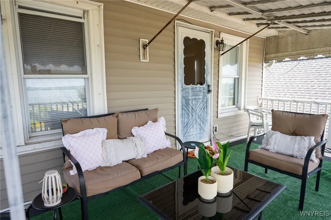 2363 Niagara Street, Buffalo, New York 14207, Buffalo, New York 14207, 7 Bedrooms Bedrooms, ,3 BathroomsBathrooms,Residential,For Sale,2363 Niagara Street, Buffalo, New York 14207,B1621680