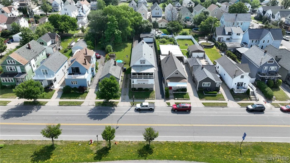2363 Niagara Street, Buffalo, New York 14207, Buffalo, New York 14207, 7 Bedrooms Bedrooms, ,3 BathroomsBathrooms,Residential,For Sale,2363 Niagara Street, Buffalo, New York 14207,B1621680