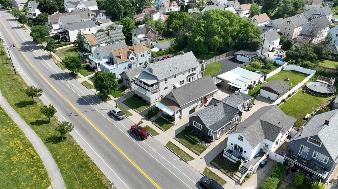 2363 Niagara Street, Buffalo, New York 14207, Buffalo, New York 14207, 7 Bedrooms Bedrooms, ,3 BathroomsBathrooms,Residential,For Sale,2363 Niagara Street, Buffalo, New York 14207,B1621680