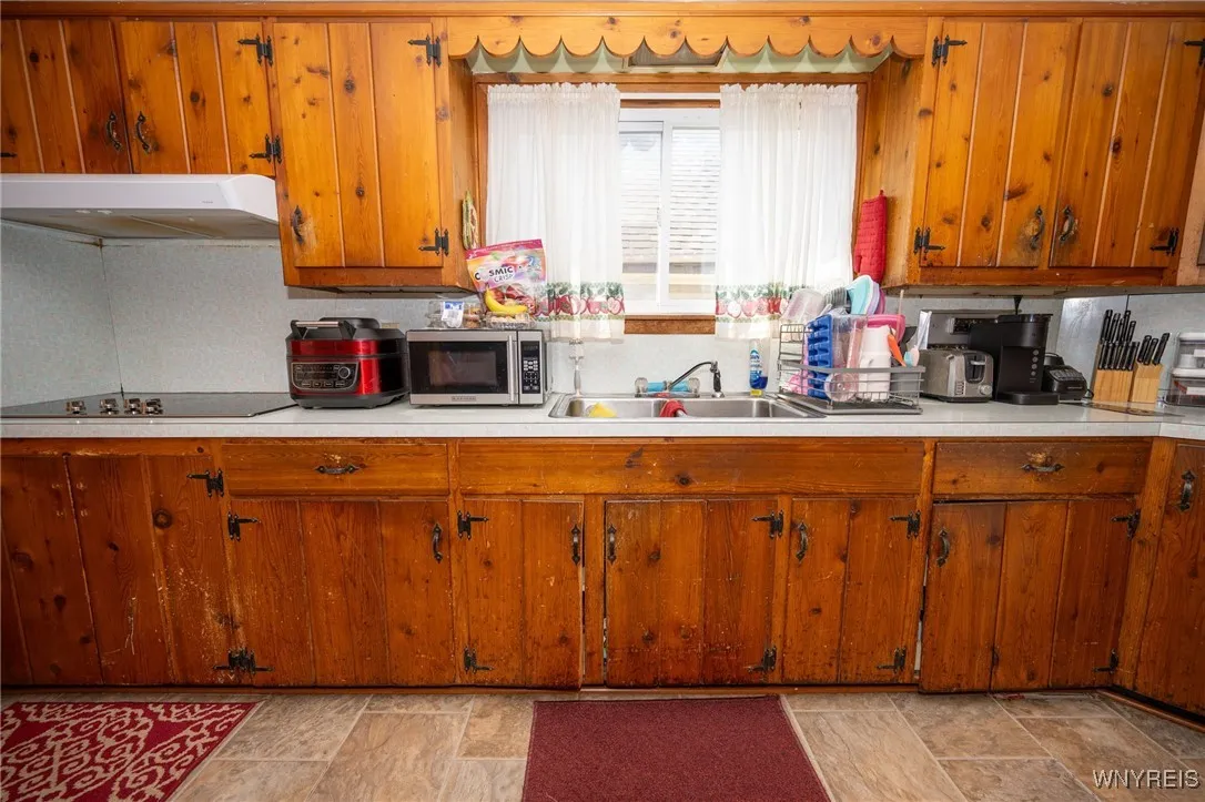 2363 Niagara Street, Buffalo, New York 14207, Buffalo, New York 14207, 7 Bedrooms Bedrooms, ,3 BathroomsBathrooms,Residential,For Sale,2363 Niagara Street, Buffalo, New York 14207,B1621680