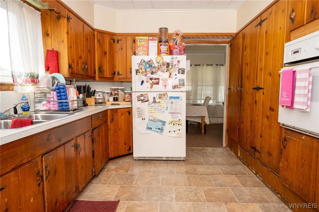 2363 Niagara Street, Buffalo, New York 14207, Buffalo, New York 14207, 7 Bedrooms Bedrooms, ,3 BathroomsBathrooms,Residential,For Sale,2363 Niagara Street, Buffalo, New York 14207,B1621680