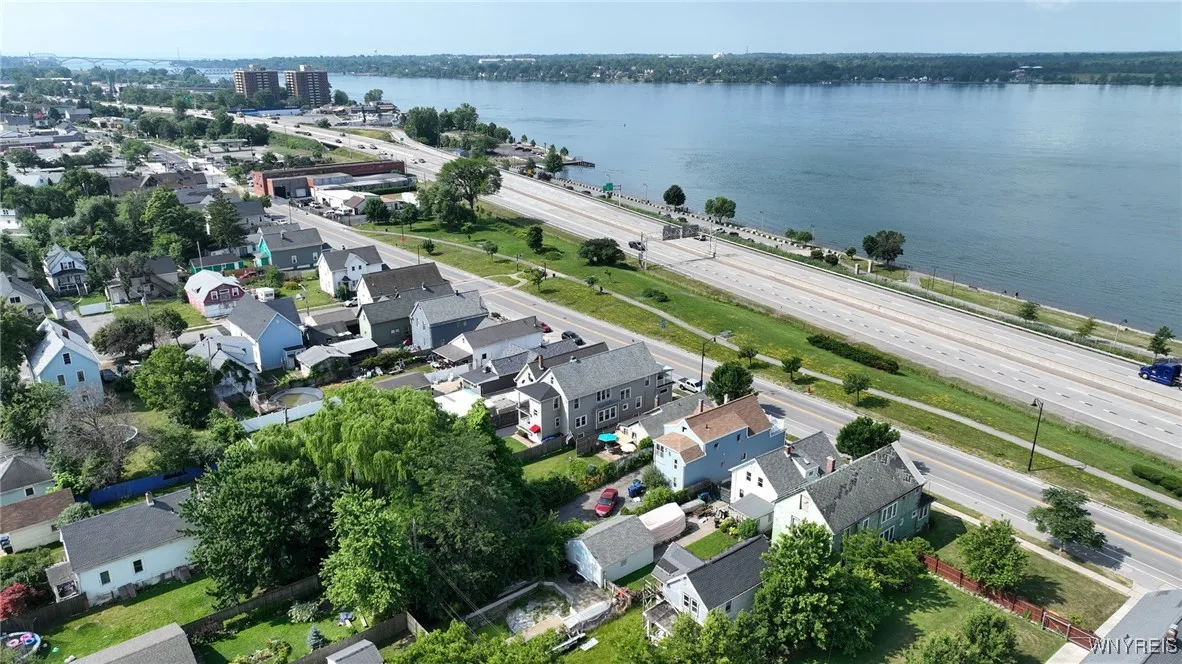 2363 Niagara Street, Buffalo, New York 14207, Buffalo, New York 14207, 7 Bedrooms Bedrooms, ,3 BathroomsBathrooms,Residential,For Sale,2363 Niagara Street, Buffalo, New York 14207,B1621680