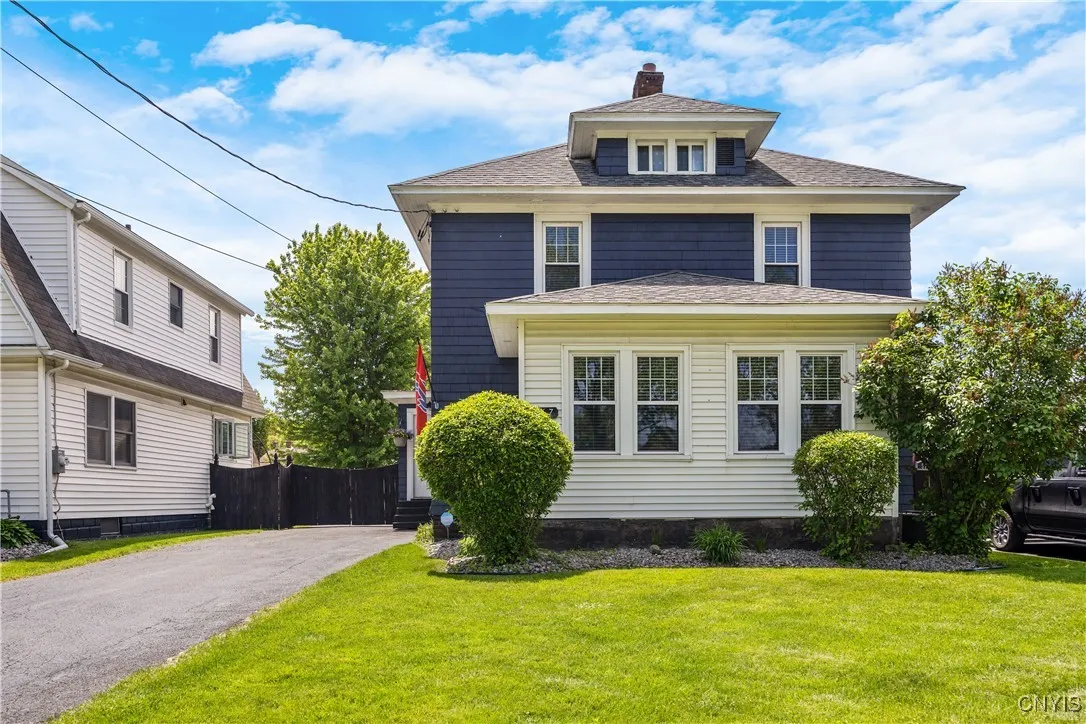 567 Grant Boulevard, Syracuse, New York 13203, Syracuse, New York 13203, 3 Bedrooms Bedrooms, 8 Rooms Rooms,1 BathroomBathrooms,Residential,For Sale,567 Grant Boulevard, Syracuse, New York 13203,S1621839