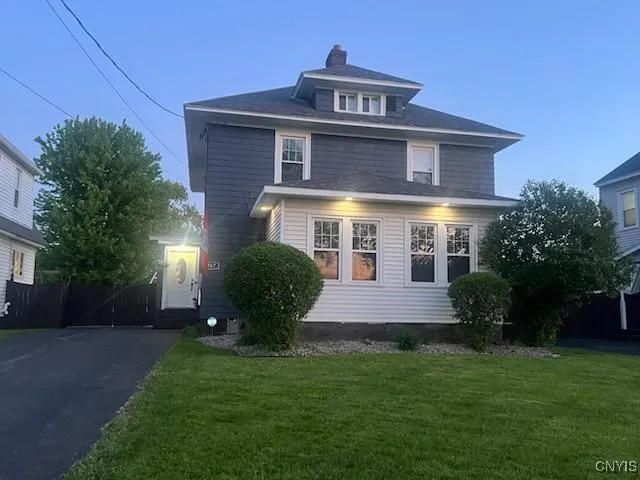 567 Grant Boulevard, Syracuse, New York 13203, Syracuse, New York 13203, 3 Bedrooms Bedrooms, 8 Rooms Rooms,1 BathroomBathrooms,Residential,For Sale,567 Grant Boulevard, Syracuse, New York 13203,S1621839