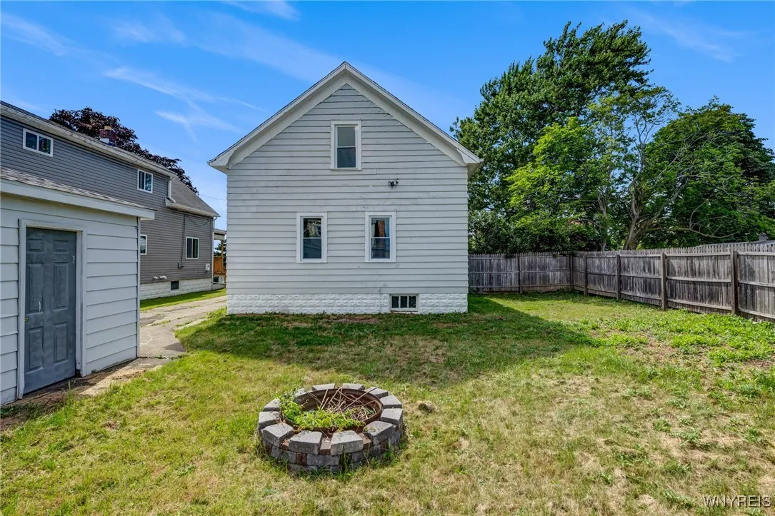 185 North Pleasant Parkway, Cheektowaga, New York, Cheektowaga, New York 14206, 4 Bedrooms Bedrooms, 9 Rooms Rooms,1 BathroomBathrooms,Residential,For Sale,185 North Pleasant Parkway, Cheektowaga, New York ,B1621750