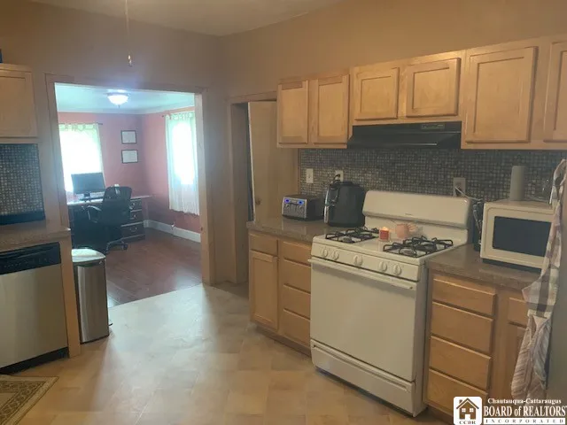 6 Dean Street, Randolph, New York 14772, Randolph, New York 14772, 2 Bedrooms Bedrooms, 9 Rooms Rooms,2 BathroomsBathrooms,Residential,For Sale,6 Dean Street, Randolph, New York 14772,R1621149