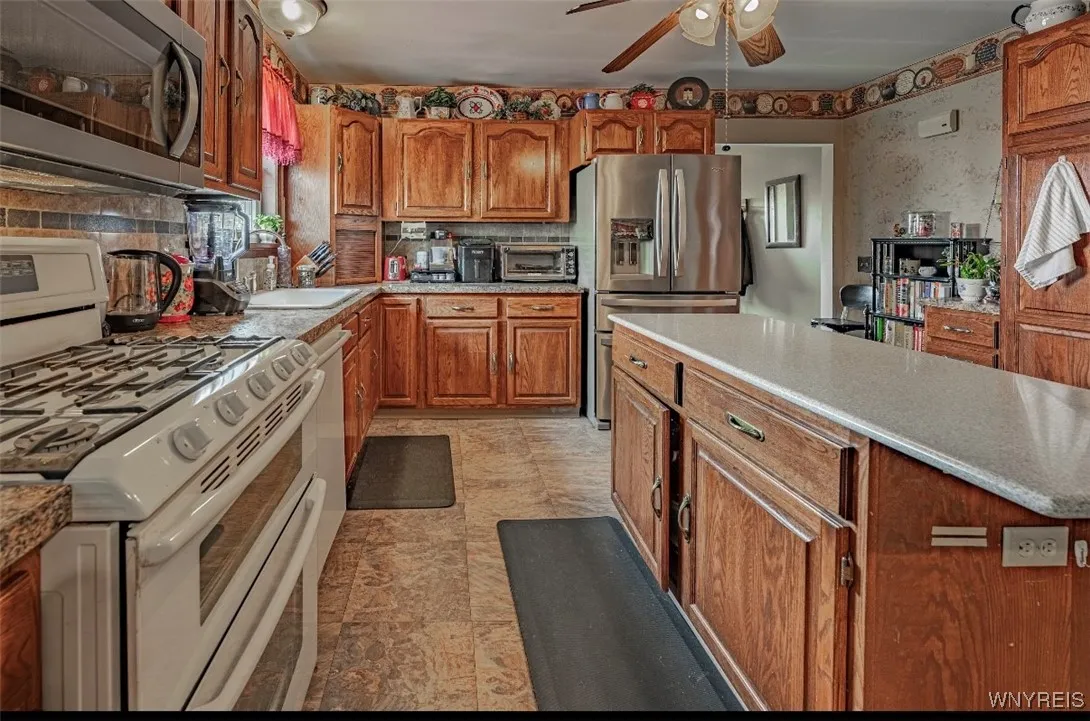 5650 Keck Road, Lockport Town, New York 14094, Lockport Town, New York 14094, 3 Bedrooms Bedrooms, 11 Rooms Rooms,2 BathroomsBathrooms,Residential,Closed,5650 Keck Road, Lockport Town, New York 14094,0,B1621168