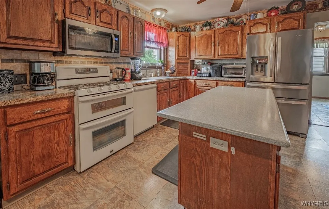 5650 Keck Road, Lockport Town, New York 14094, Lockport Town, New York 14094, 3 Bedrooms Bedrooms, 11 Rooms Rooms,2 BathroomsBathrooms,Residential,Closed,5650 Keck Road, Lockport Town, New York 14094,0,B1621168