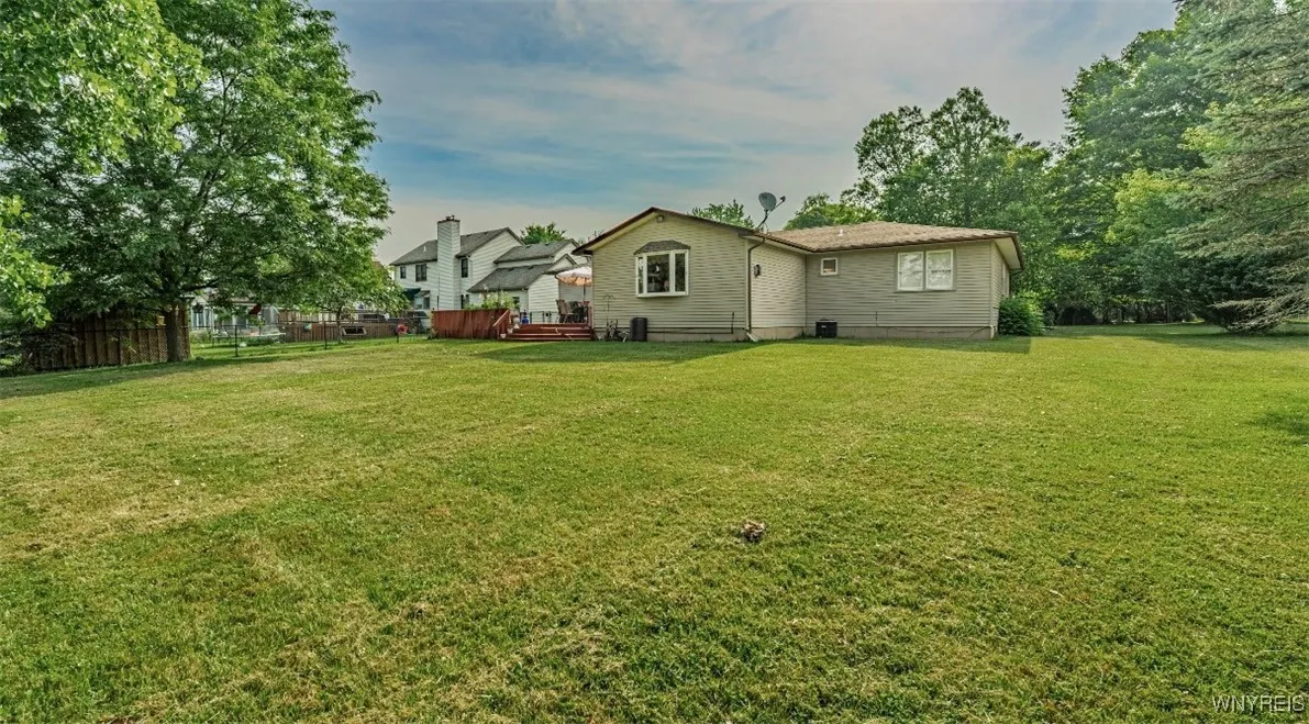 5650 Keck Road, Lockport Town, New York 14094, Lockport Town, New York 14094, 3 Bedrooms Bedrooms, 11 Rooms Rooms,2 BathroomsBathrooms,Residential,Closed,5650 Keck Road, Lockport Town, New York 14094,0,B1621168