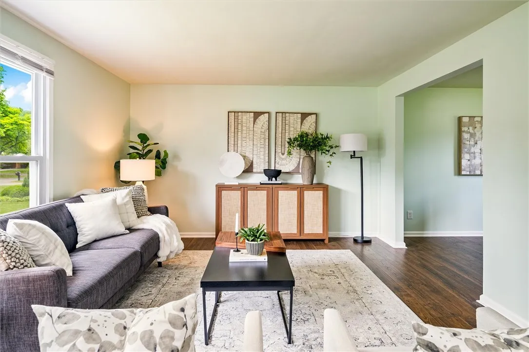 42 Twin Circle Drive, Gates, New York 14624, Gates, New York 14624, 4 Bedrooms Bedrooms, 4 Rooms Rooms,2 BathroomsBathrooms,Residential,Closed,42 Twin Circle Drive, Gates, New York 14624,0,R1621481