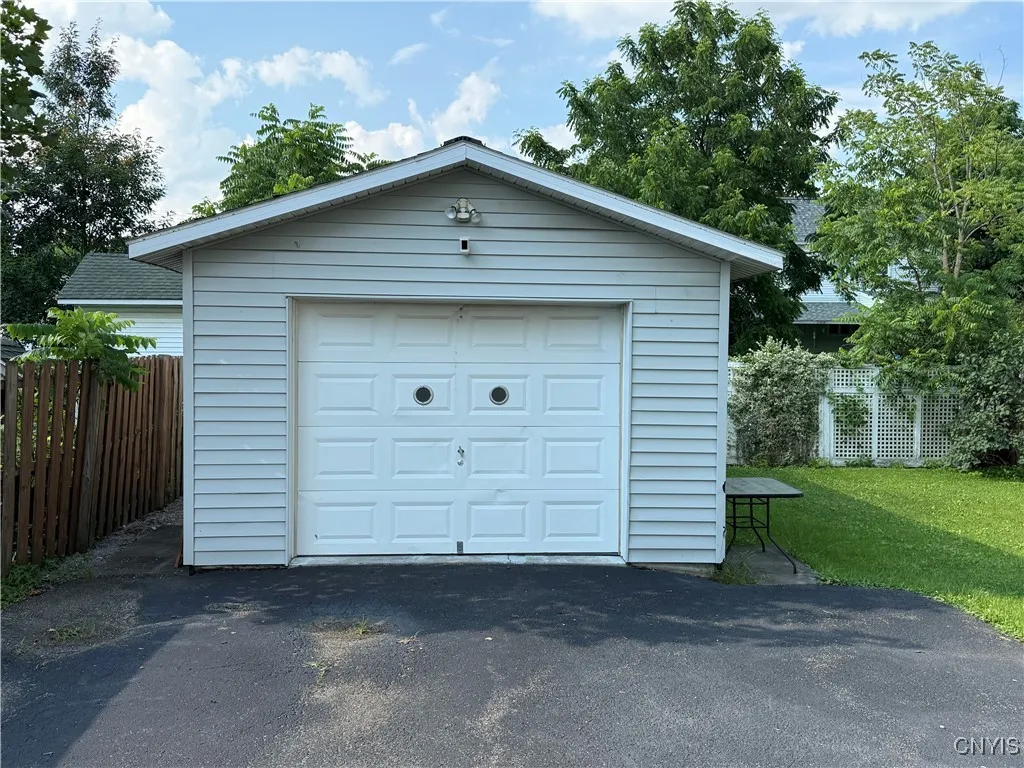 90 East Court Street, Cortland, New York 13045, Cortland, New York 13045, 4 Bedrooms Bedrooms, 8 Rooms Rooms,1 BathroomBathrooms,Residential,Closed,90 East Court Street, Cortland, New York 13045,0,S1621711