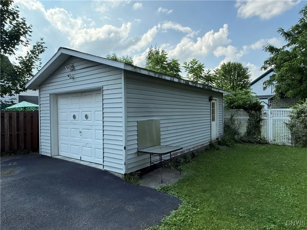 90 East Court Street, Cortland, New York 13045, Cortland, New York 13045, 4 Bedrooms Bedrooms, 8 Rooms Rooms,1 BathroomBathrooms,Residential,Closed,90 East Court Street, Cortland, New York 13045,0,S1621711