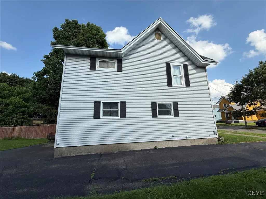 90 East Court Street, Cortland, New York 13045, Cortland, New York 13045, 4 Bedrooms Bedrooms, 8 Rooms Rooms,1 BathroomBathrooms,Residential,Closed,90 East Court Street, Cortland, New York 13045,0,S1621711