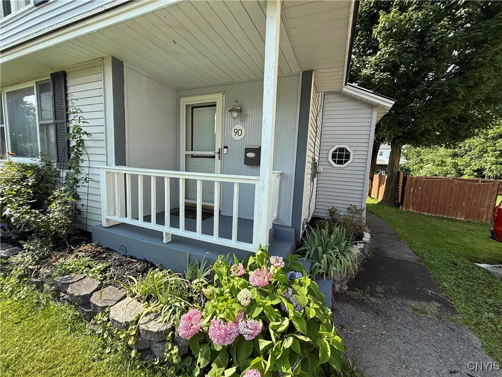 90 East Court Street, Cortland, New York 13045, Cortland, New York 13045, 4 Bedrooms Bedrooms, 8 Rooms Rooms,1 BathroomBathrooms,Residential,Closed,90 East Court Street, Cortland, New York 13045,0,S1621711