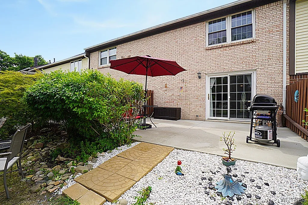 240 Stepping Stone Lane, Orchard Park, New York 14, Orchard Park, New York 14127, 2 Bedrooms Bedrooms, 5 Rooms Rooms,1 BathroomBathrooms,Residential,For Sale,240 Stepping Stone Lane, Orchard Park, New York 14,B1621350