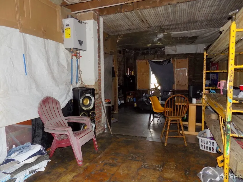218 Strauss Street, Buffalo, New York 14211, Buffalo, New York 14211, 3 Bedrooms Bedrooms, ,2 BathroomsBathrooms,Residential,For Sale,218 Strauss Street, Buffalo, New York 14211,B1620995