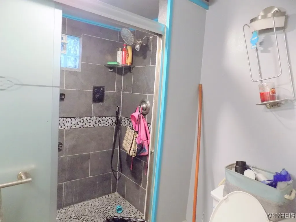 218 Strauss Street, Buffalo, New York 14211, Buffalo, New York 14211, 3 Bedrooms Bedrooms, ,2 BathroomsBathrooms,Residential,For Sale,218 Strauss Street, Buffalo, New York 14211,B1620995