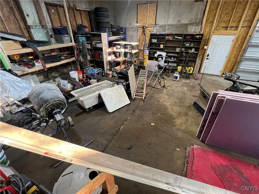Garage for equipment or merchadise