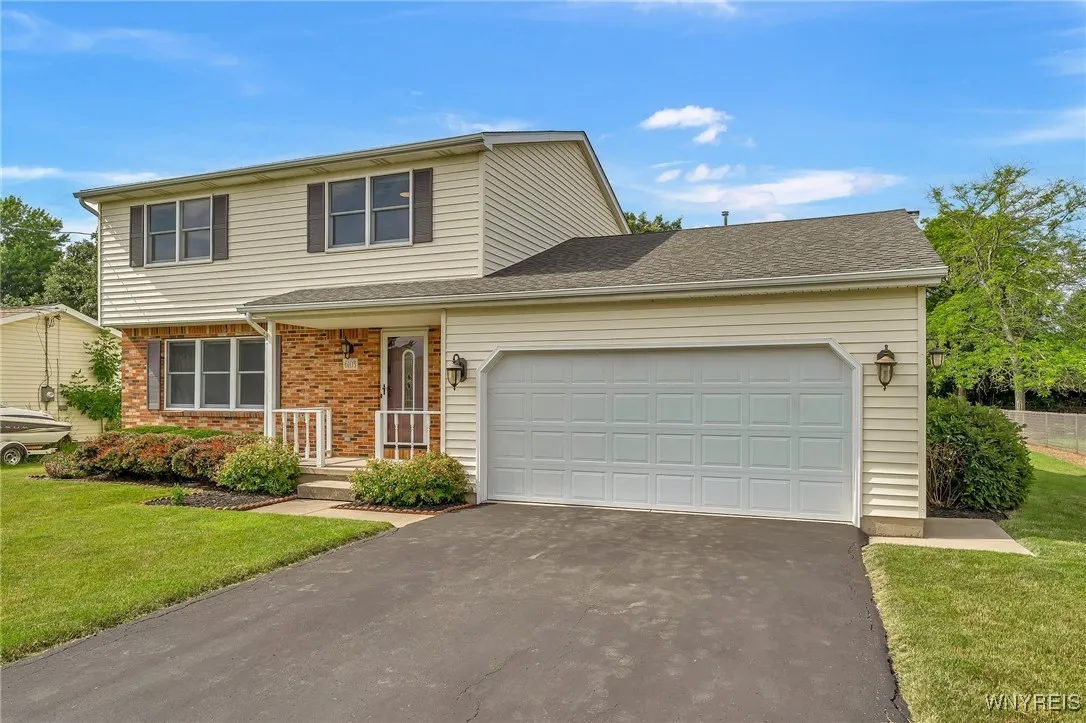 6103 Reger Drive, Lockport Town, New York 14094, Lockport Town, New York 14094, 3 Bedrooms Bedrooms, 7 Rooms Rooms,1 BathroomBathrooms,Residential,For Sale,6103 Reger Drive, Lockport Town, New York 14094,B1621915
