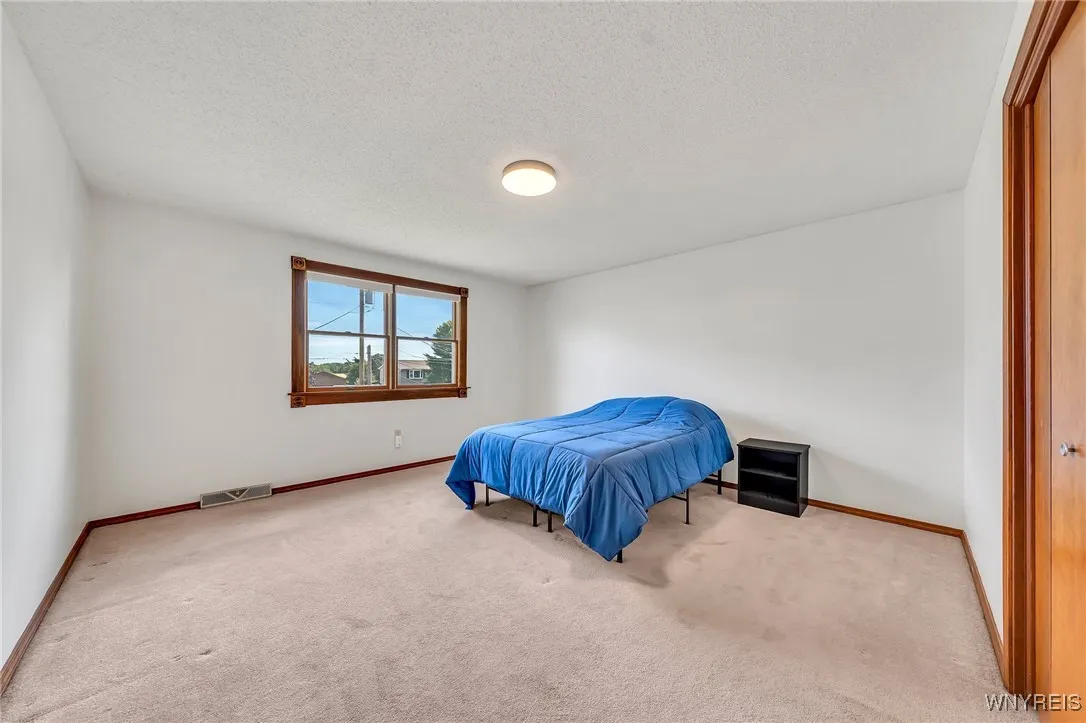 6103 Reger Drive, Lockport Town, New York 14094, Lockport Town, New York 14094, 3 Bedrooms Bedrooms, 7 Rooms Rooms,1 BathroomBathrooms,Residential,For Sale,6103 Reger Drive, Lockport Town, New York 14094,B1621915