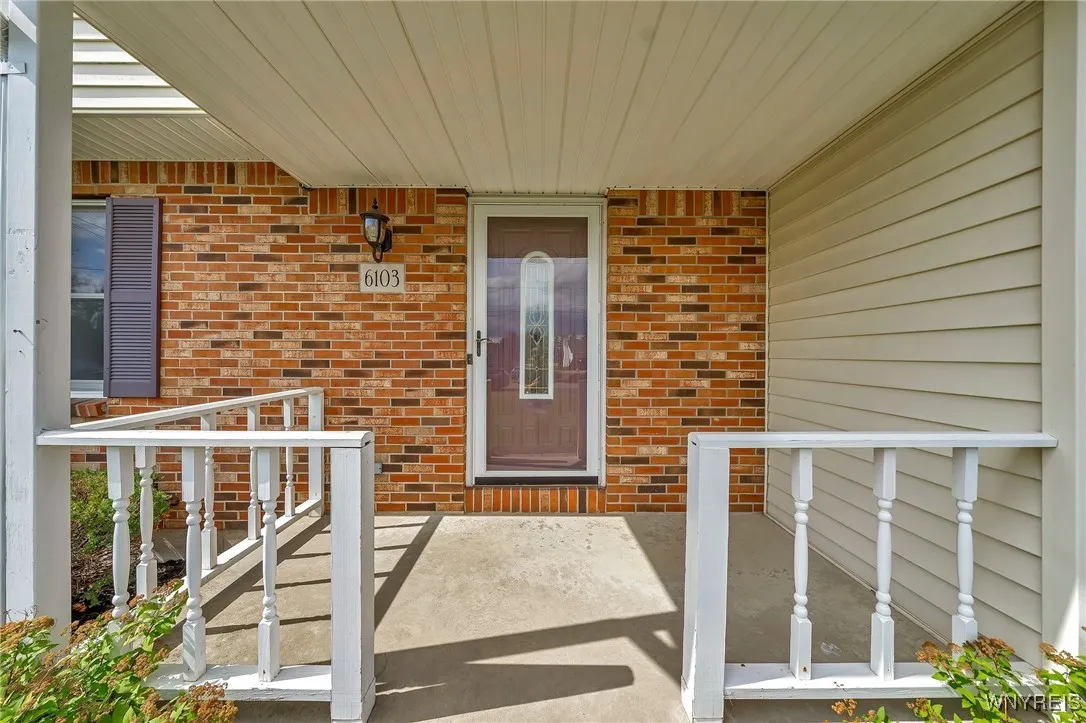 6103 Reger Drive, Lockport Town, New York 14094, Lockport Town, New York 14094, 3 Bedrooms Bedrooms, 7 Rooms Rooms,1 BathroomBathrooms,Residential,For Sale,6103 Reger Drive, Lockport Town, New York 14094,B1621915