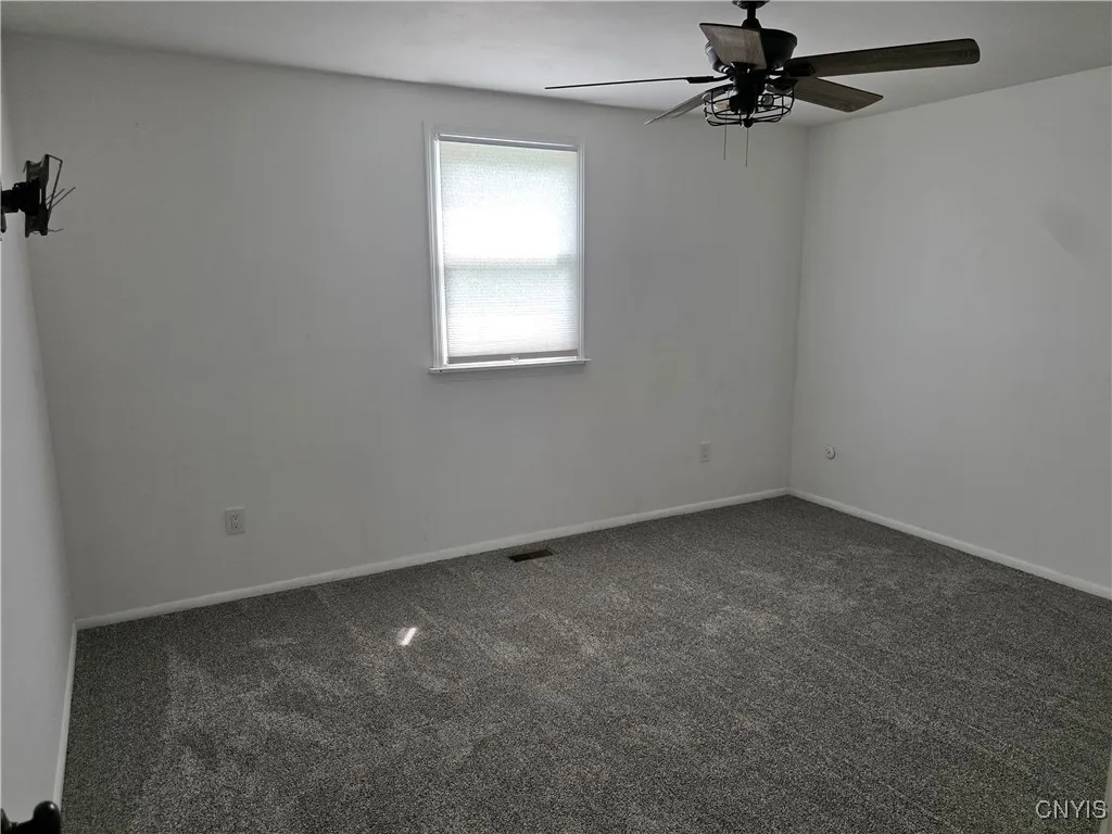 3978 Thrush Lane, Clay, New York 13090, Clay, New York 13090, 3 Bedrooms Bedrooms, 7 Rooms Rooms,1 BathroomBathrooms,Residential,For Sale,3978 Thrush Lane, Clay, New York 13090,S1622023