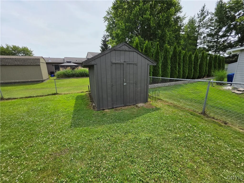 3978 Thrush Lane, Clay, New York 13090, Clay, New York 13090, 3 Bedrooms Bedrooms, 7 Rooms Rooms,1 BathroomBathrooms,Residential,For Sale,3978 Thrush Lane, Clay, New York 13090,S1622023