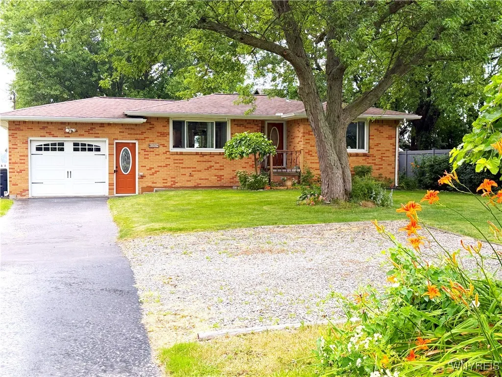 653 South S Colony Road, Grand Island, New York 14, Grand Island, New York 14072, 3 Bedrooms Bedrooms, 6 Rooms Rooms,2 BathroomsBathrooms,Residential,For Sale,653 South S Colony Road, Grand Island, New York 14,B1621928