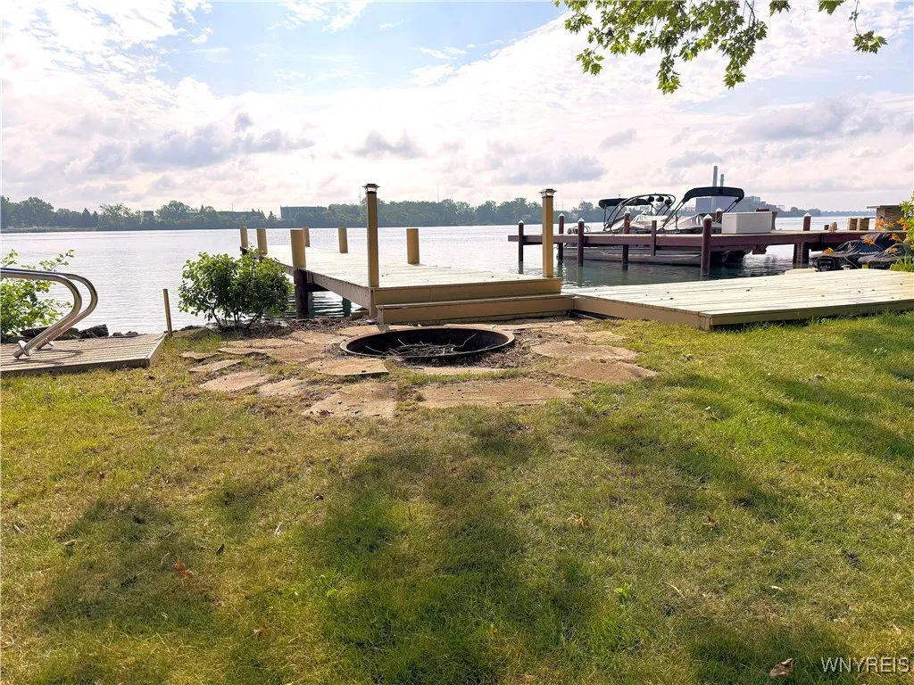 653 South S Colony Road, Grand Island, New York 14, Grand Island, New York 14072, 3 Bedrooms Bedrooms, 6 Rooms Rooms,2 BathroomsBathrooms,Residential,Closed,653 South S Colony Road, Grand Island, New York 14,0,B1621928