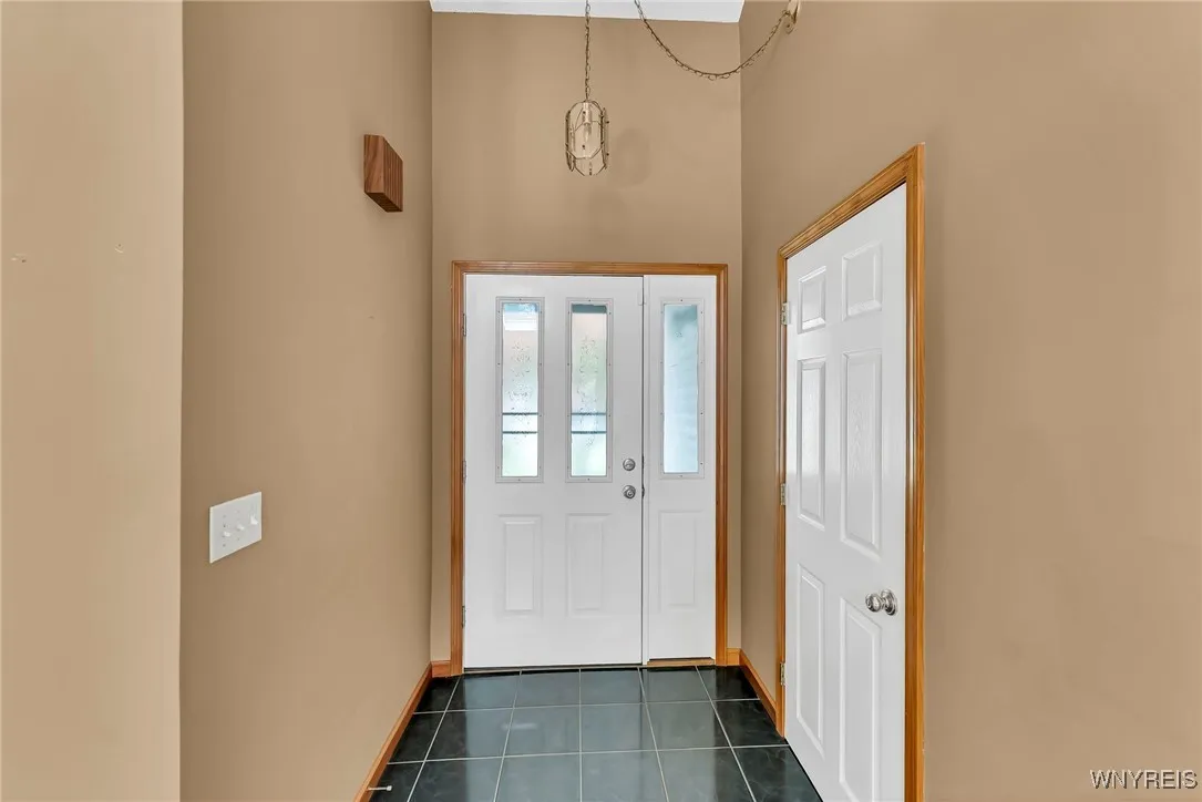 1245 Dodge Road, Amherst, New York 14068, Amherst, New York 14068, 3 Bedrooms Bedrooms, 8 Rooms Rooms,2 BathroomsBathrooms,Residential,For Sale,1245 Dodge Road, Amherst, New York 14068,B1621984