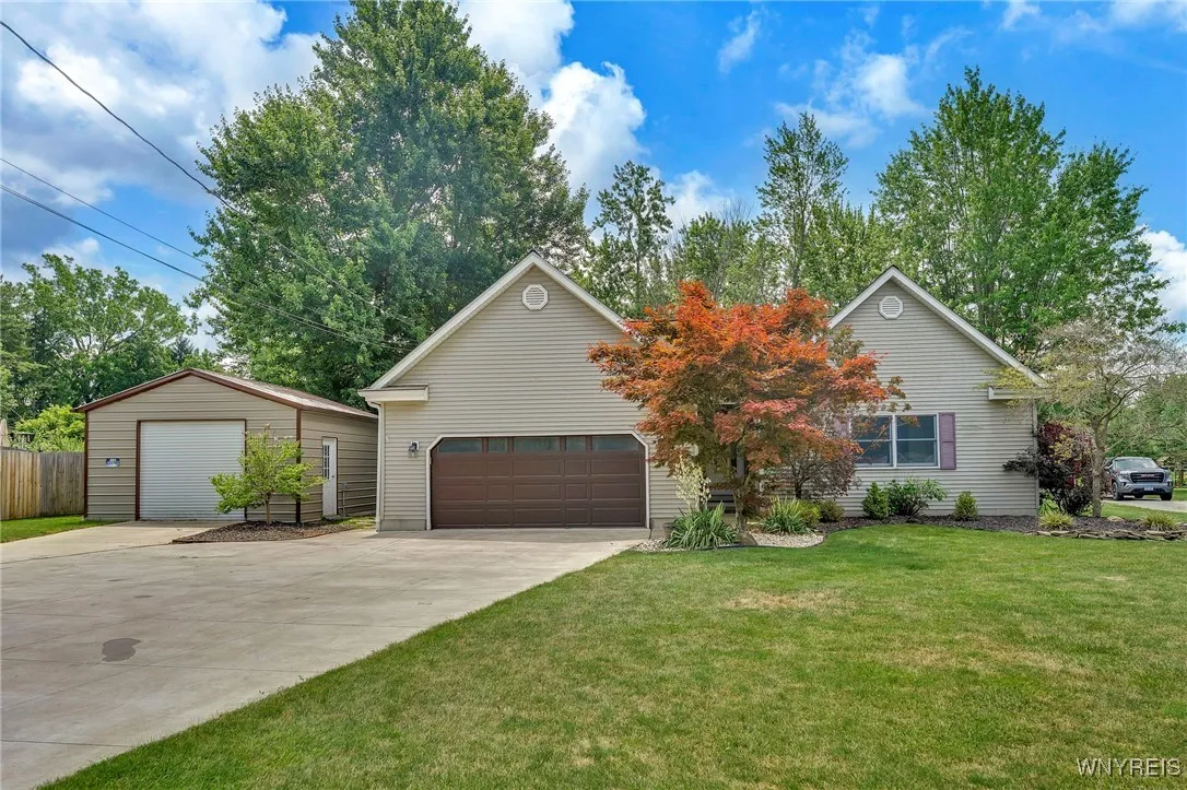 1245 Dodge Road, Amherst, New York 14068, Amherst, New York 14068, 3 Bedrooms Bedrooms, 8 Rooms Rooms,2 BathroomsBathrooms,Residential,For Sale,1245 Dodge Road, Amherst, New York 14068,B1621984