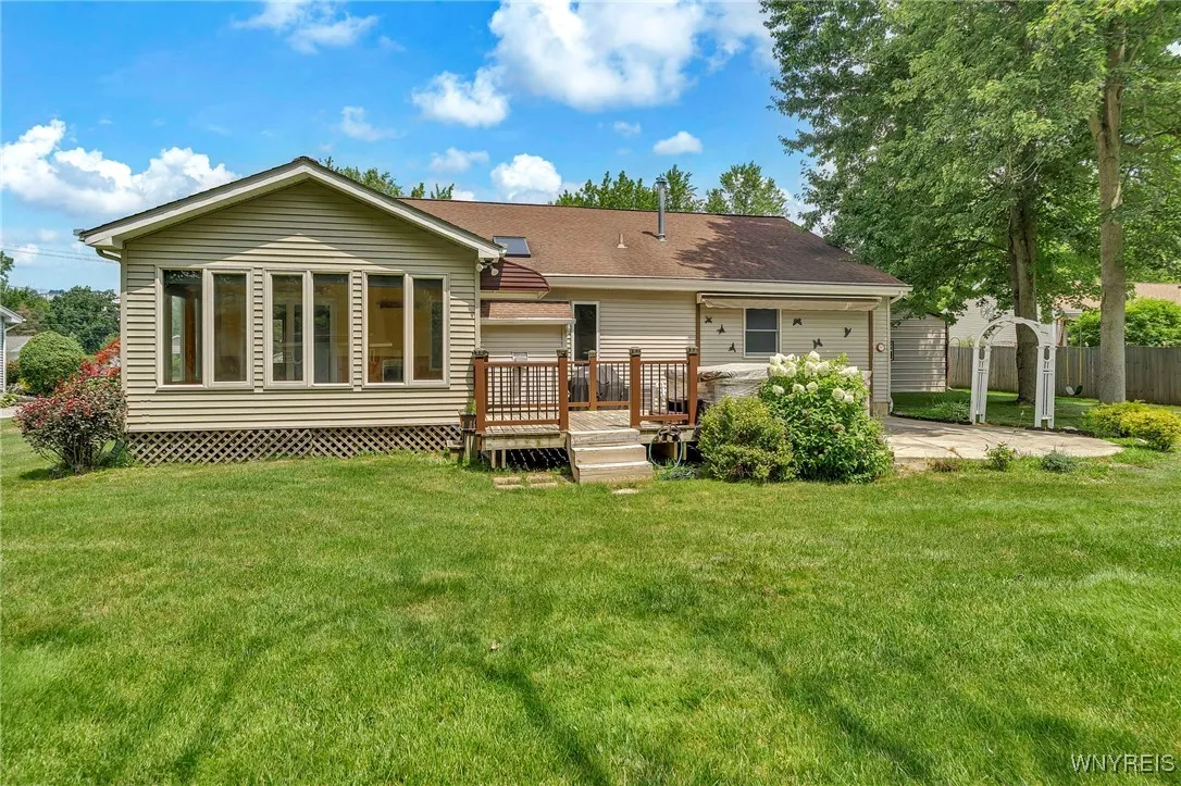 1245 Dodge Road, Amherst, New York 14068, Amherst, New York 14068, 3 Bedrooms Bedrooms, 8 Rooms Rooms,2 BathroomsBathrooms,Residential,For Sale,1245 Dodge Road, Amherst, New York 14068,B1621984