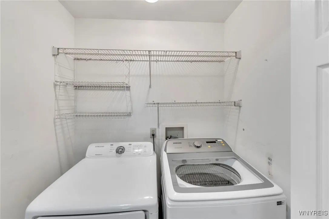 1245 Dodge Road, Amherst, New York 14068, Amherst, New York 14068, 3 Bedrooms Bedrooms, 8 Rooms Rooms,2 BathroomsBathrooms,Residential,For Sale,1245 Dodge Road, Amherst, New York 14068,B1621984