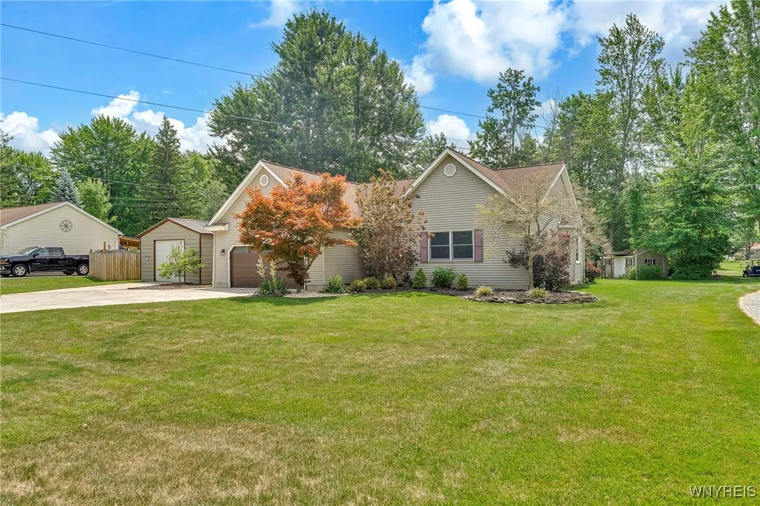 1245 Dodge Road, Amherst, New York 14068, Amherst, New York 14068, 3 Bedrooms Bedrooms, 8 Rooms Rooms,2 BathroomsBathrooms,Residential,For Sale,1245 Dodge Road, Amherst, New York 14068,B1621984