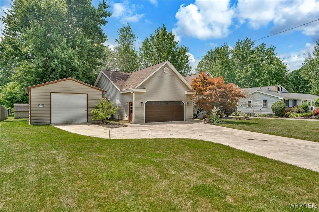 1245 Dodge Road, Amherst, New York 14068, Amherst, New York 14068, 3 Bedrooms Bedrooms, 8 Rooms Rooms,2 BathroomsBathrooms,Residential,For Sale,1245 Dodge Road, Amherst, New York 14068,B1621984