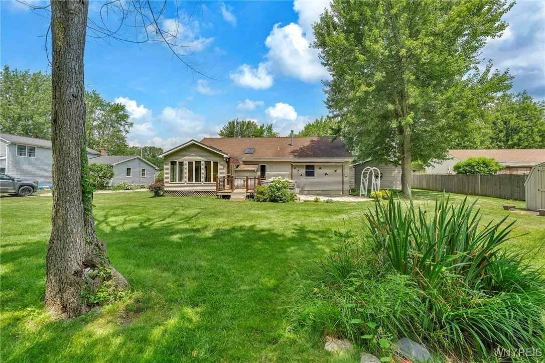1245 Dodge Road, Amherst, New York 14068, Amherst, New York 14068, 3 Bedrooms Bedrooms, 8 Rooms Rooms,2 BathroomsBathrooms,Residential,For Sale,1245 Dodge Road, Amherst, New York 14068,B1621984