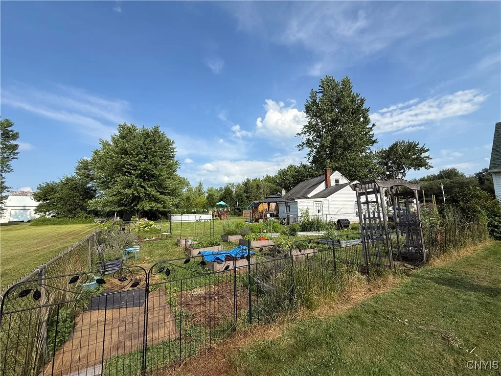 5577 Louis Avenue, Cicero, New York 13029, Cicero, New York 13029, 2 Bedrooms Bedrooms, 6 Rooms Rooms,2 BathroomsBathrooms,Residential,For Sale,5577 Louis Avenue, Cicero, New York 13029,S1621945