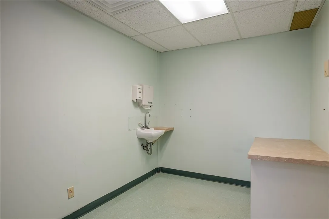 1630 Empire Boulevard, Penfield, New York 14580, Penfield, New York 14580, ,Commercial Lease,For Rent,1630 Empire Boulevard, Penfield, New York 14580,R1621229